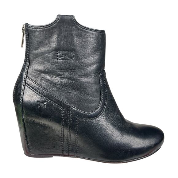 Frye Women’s Carson Black Leather Hidden Wedge Size US 6 - Picture 1 of 10